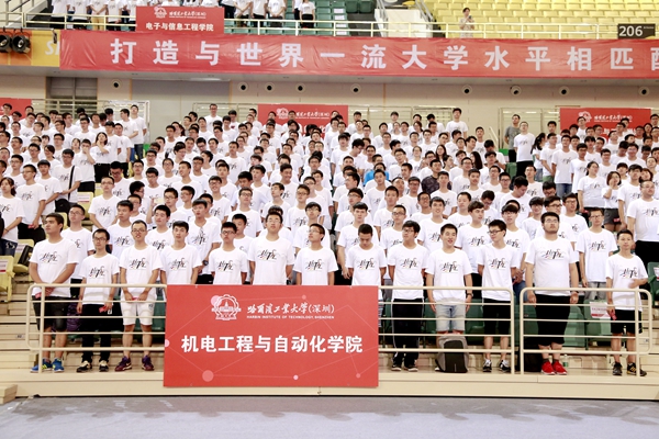 1505207875478053519.jpg 唱校歌.jpg